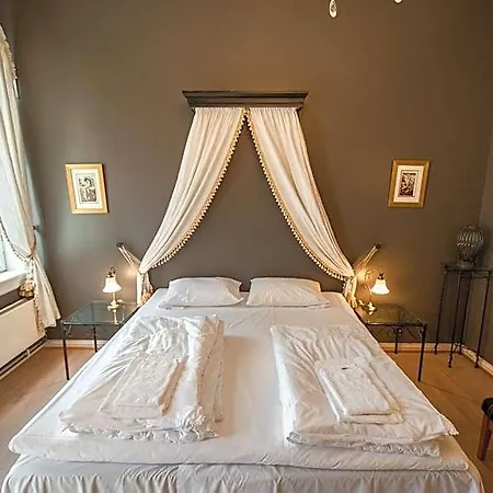 Hotell Grand 3*