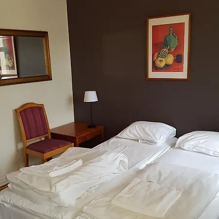 Hotell Grand 3*